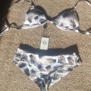 Khongboon bikini Set size Small w tags